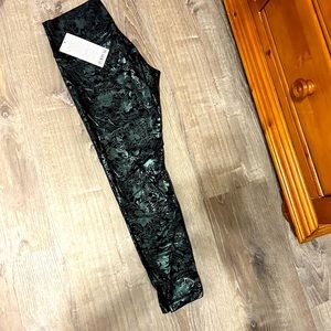 Lululemon Wunder Under HR tight 28” size 12